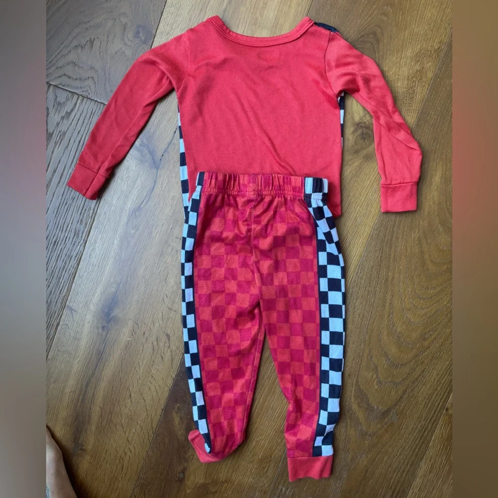 Disney Cars Lightning McQueen 2-piece Pajamas 3T Lightweight Toddler Sleep Set